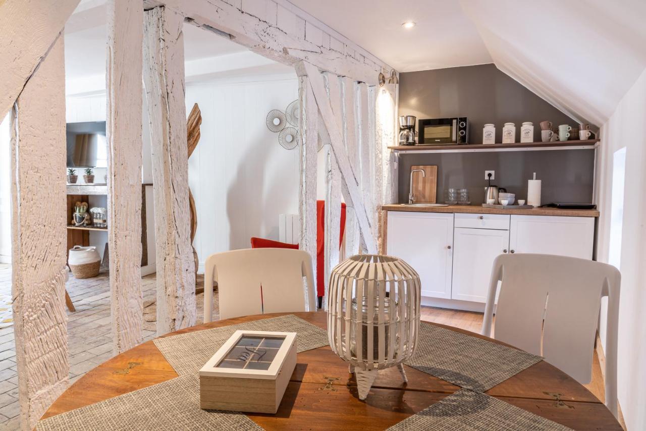 Le Baldaquin / Les Suites Romantiques Honfleur Exterior foto