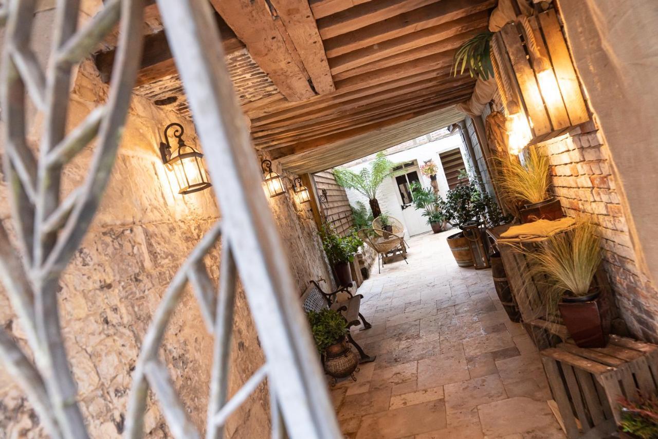 Le Baldaquin / Les Suites Romantiques Honfleur Exterior foto